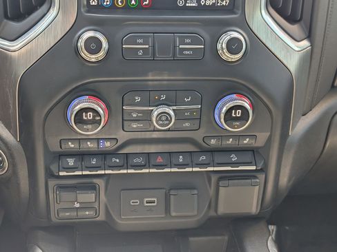 Used 2020 GMC Sierra 3500 Denali w/ Denali Ultimate Package AWD/4WD image 22