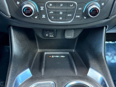 Used 2023 Chevrolet Traverse Premier w/ Redline Edition image 28