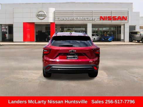 Used 2025 Chevrolet Trax RS w/ Driver Confidence Package FWD image 5