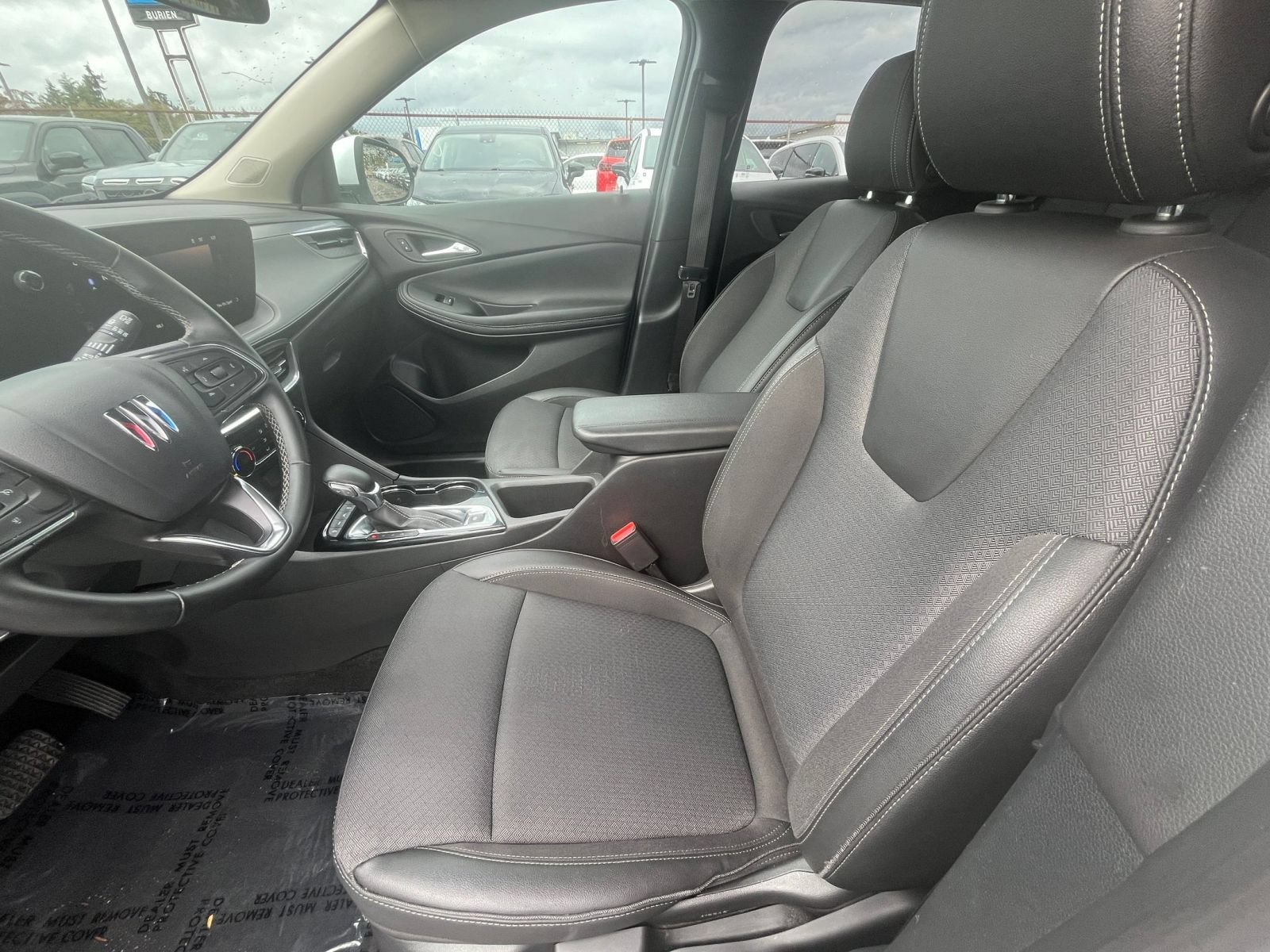 Used 2025 Buick Encore GX Preferred AWD/4WD image 27