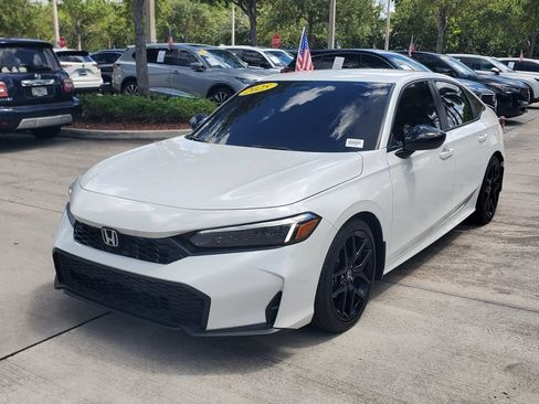 Used 2025 Honda Civic Sport image 3