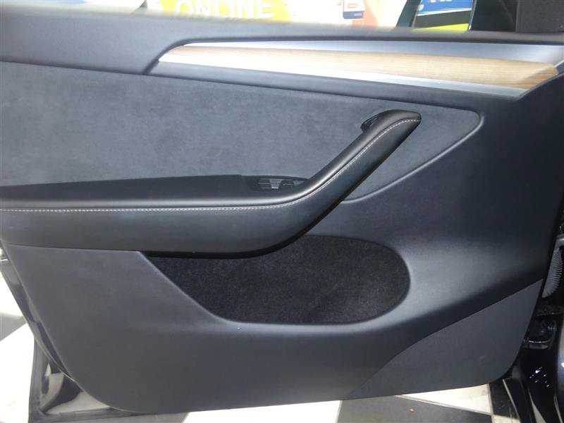 Used 2024 Tesla Model Y Long Range AWD/4WD image 21