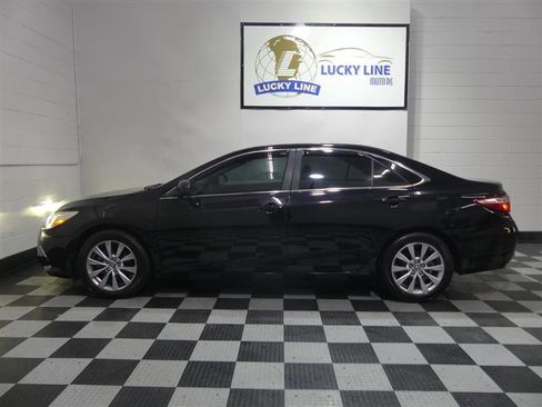 Used 2016 Toyota Camry XLE FWD image 7