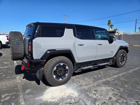 Used 2025 GMC Hummer EV 2X w/ Extreme Off-Road Package AWD/4WD image 2