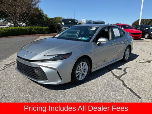 Used 2025 Toyota Camry LE FWD image 1