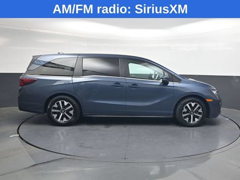 Used 2025 Honda Odyssey EX-L image 3