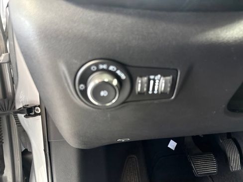 Used 2024 Jeep Compass Latitude AWD/4WD image 14