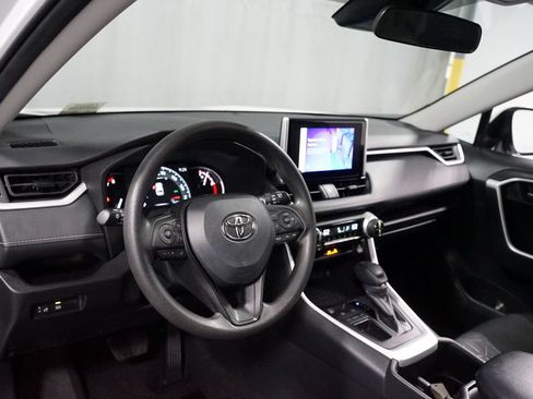 Used 2025 Toyota RAV4 XLE FWD image 11