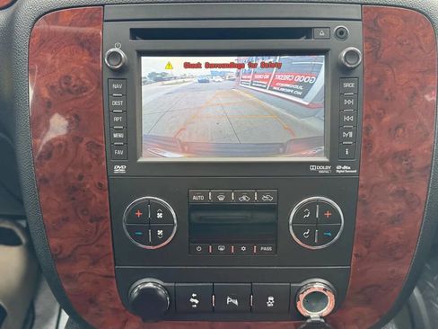 Used 2012 Chevrolet Avalanche LTZ image 33