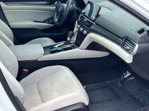 Used 2018 Honda Accord LX image 13