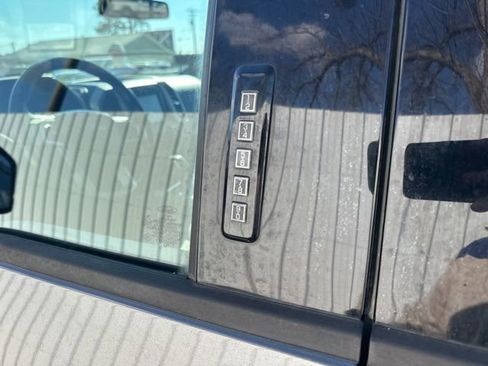 Used 2018 Ford F150 Lariat w/ Equipment Group 502A Luxury image 10