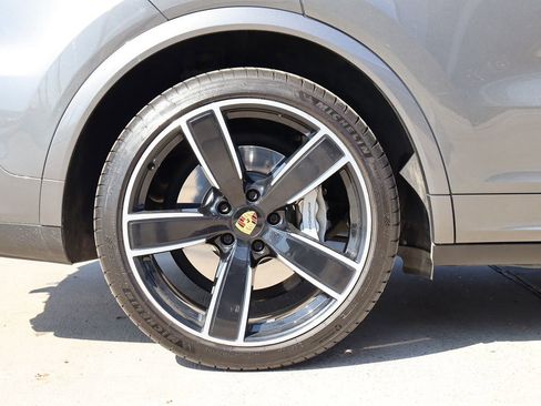 Used 2020 Porsche Cayenne Turbo image 70