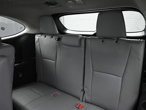 Certified 2026 Toyota Highlander Limited AWD/4WD image 32