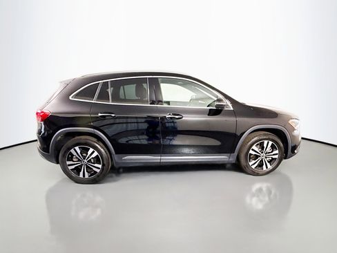 Used 2024 Mercedes-Benz GLA 250 4MATIC image 11