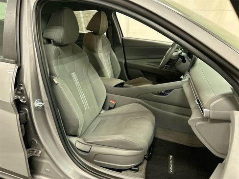 Used 2023 Hyundai Elantra SEL w/ Convenience Package image 23