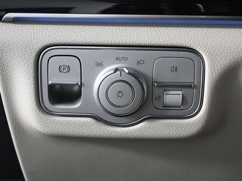 New 2026 Mercedes-Benz GLS 450 4MATIC image 9
