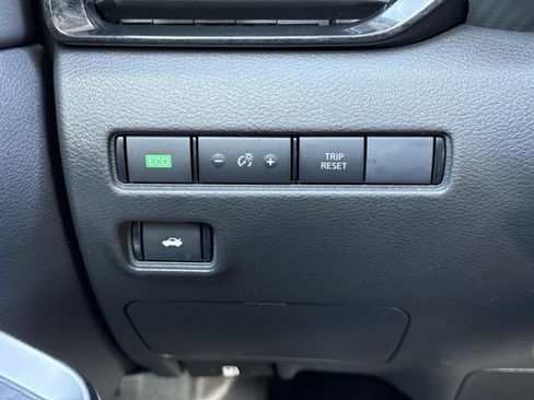 Used 2025 Nissan Sentra SR image 12