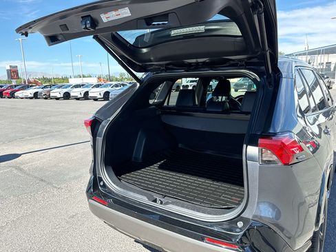 Used 2022 Toyota RAV4 XSE AWD/4WD image 15