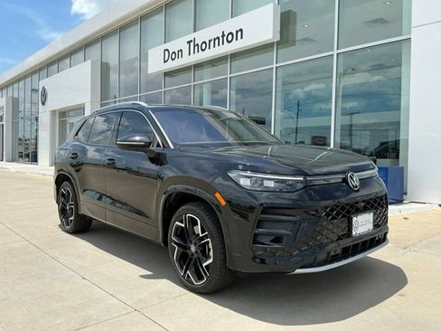 Certified 2025 Volkswagen Tiguan SEL R-Line AWD/4WD image 1