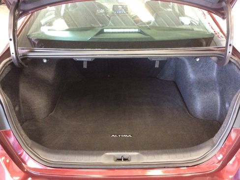 Used 2024 Nissan Altima 2.5 SV image 5