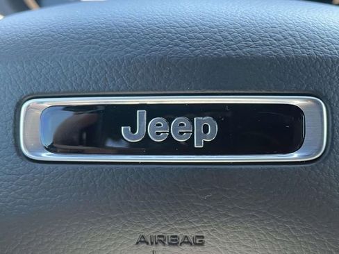 New 2025 Jeep Grand Cherokee Altitude image 30