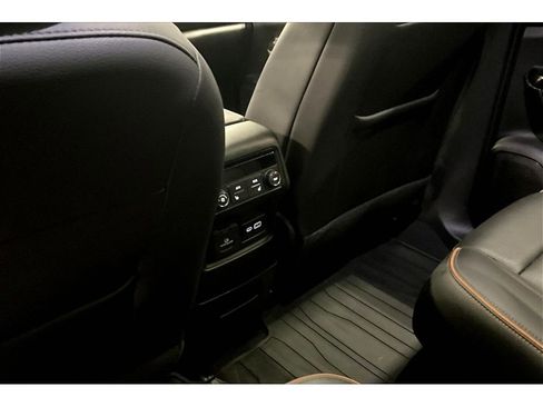 Used 2023 GMC Acadia AT4 w/ Technology Package AWD/4WD image 37