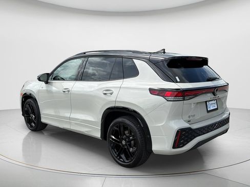 New 2026 Volkswagen Tiguan SE R-Line FWD image 7