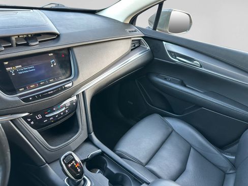 Used 2019 Cadillac XT5 Premium Luxury FWD image 30