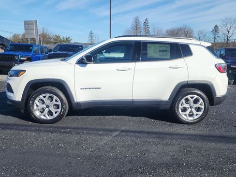 New 2026 Jeep Compass Latitude image 8
