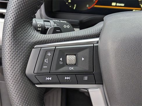 New 2025 Mitsubishi Outlander SE image 17