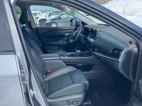 Used 2023 Nissan Rogue Platinum w/ Platinum Premium Package image 17