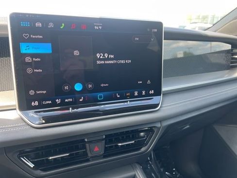 New 2026 Volkswagen Tiguan SE R-Line AWD/4WD image 17