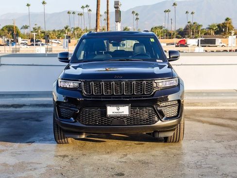 New 2025 Jeep Grand Cherokee Altitude image 3