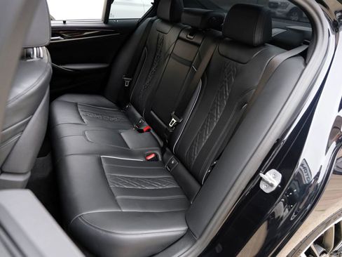 Used 2023 BMW M550i xDrive w/ Executive Package AWD/4WD image 53