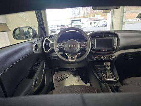 Certified 2025 Kia Soul LX image 12