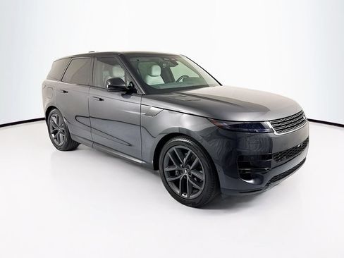 Used 2024 Land Rover Range Rover Sport SE AWD/4WD image 3