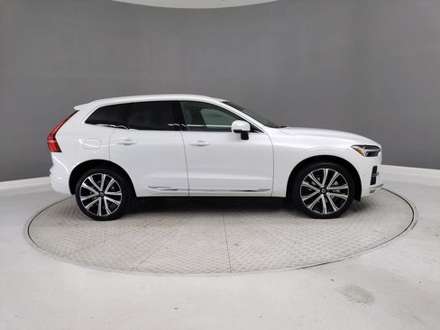 Used 2023 Volvo XC60 B5 Ultimate image 6