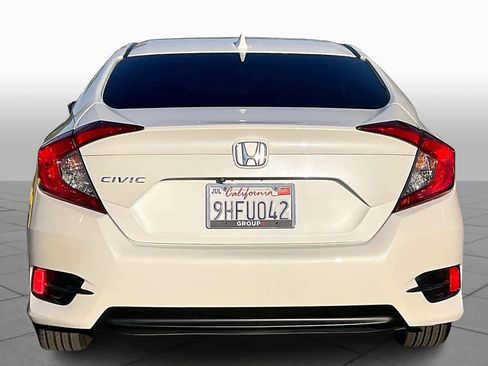 Used 2018 Honda Civic EX image 4