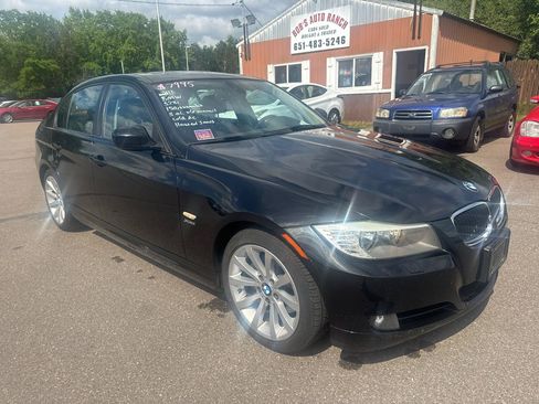 Used 2011 BMW 328i xDrive Sedan AWD/4WD image 3