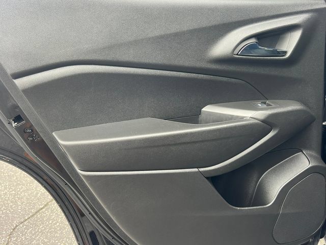 Used 2024 Chevrolet Trax RS w/ Sunroof Package FWD image 32