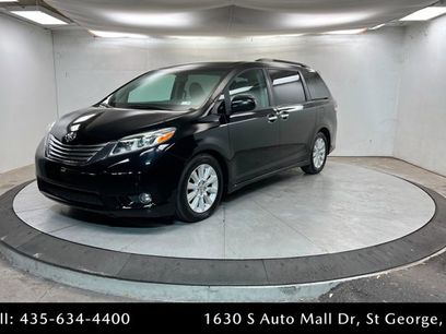Used 2017 Toyota Sienna SE w/ Cargo Management Package