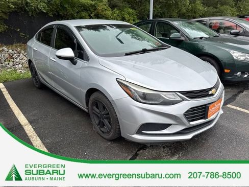 Used 2018 Chevrolet Cruze LT FWD image 1