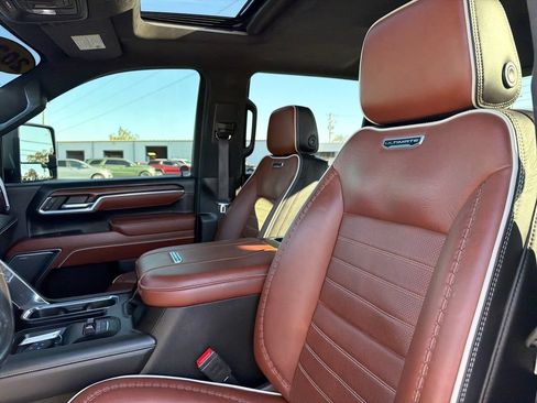Used 2024 GMC Sierra 2500 Denali Ultimate AWD/4WD image 13