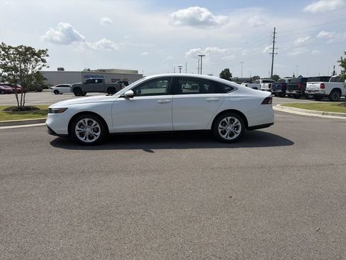 Used 2025 Honda Accord LX image 3