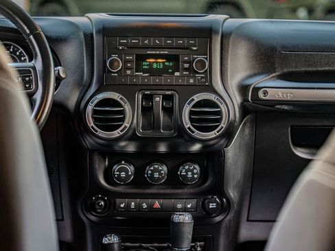 Used 2014 Jeep Wrangler Sahara w/ Connectivity Group AWD/4WD image 20