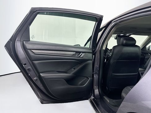 Used 2019 Honda Accord Touring image 27
