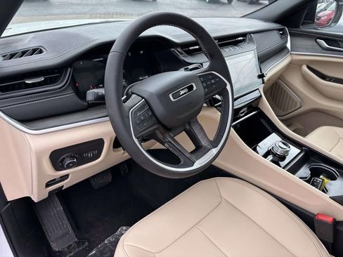 New 2026 Jeep Grand Cherokee Limited w/ Limited Altitude Package AWD/4WD image 16