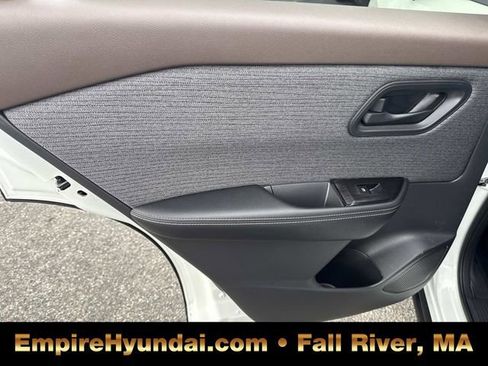 Used 2021 Nissan Rogue S image 15