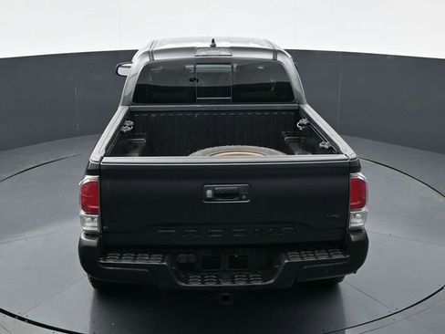 Used 2020 Toyota Tacoma TRD Off-Road image 33