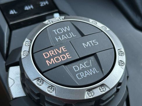 Used 2024 Toyota Tacoma TRD Off-Road image 25